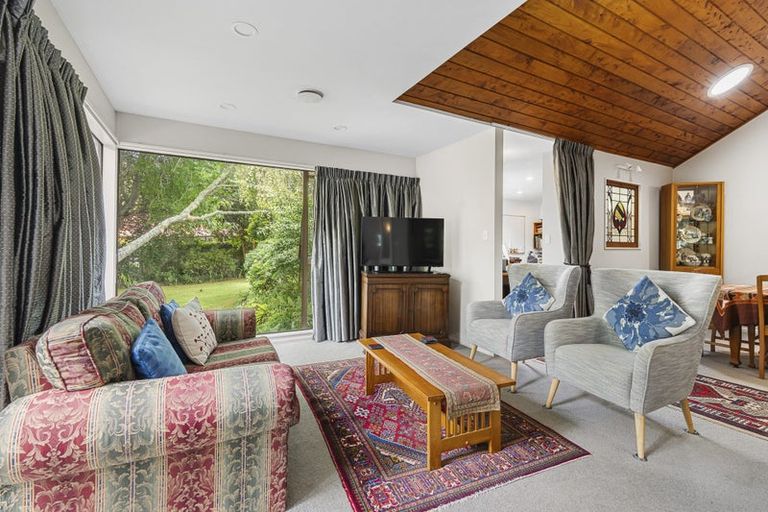 Photo of property in 6a Spencer Place, Merrilands, New Plymouth, 4312