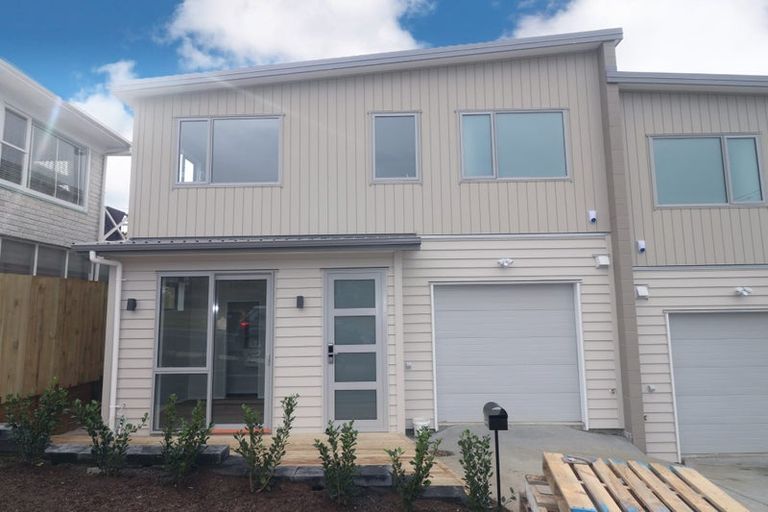 Photo of property in 2a Crystal Avenue, Te Atatu South, Auckland, 0602