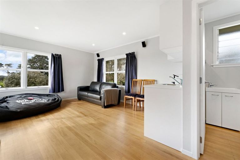 Photo of property in 72 Hanham Road, Kumeu, 0891