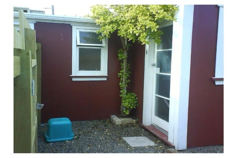 Photo of property in 16 Normanby Street, Newtown, Wellington, 6021