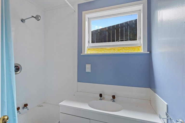 Photo of property in 167 Tutere Street, Waikanae Beach, Waikanae, 5036