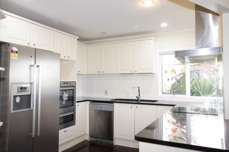 Photo of property in 1/10 Copperfield Terrace, Mellons Bay, Auckland, 2014