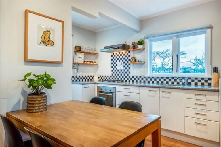 Photo of property in 1/10 Coronation Street, Belmont, Auckland, 0622