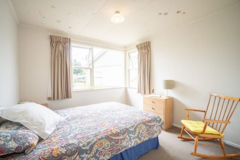 Photo of property in 14 Antrim Place, Hokowhitu, Palmerston North, 4410