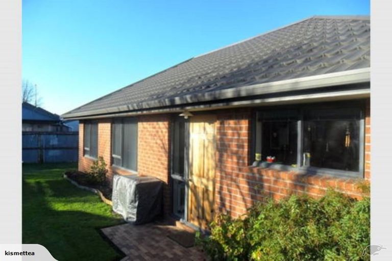 Photo of property in 40a Lambeth Crescent, Redwood, Christchurch, 8051