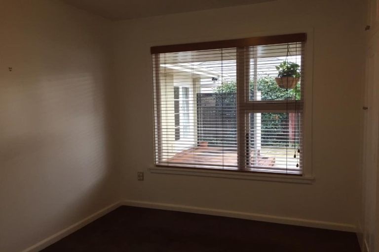 Photo of property in 26 Remuera Avenue, Cashmere, Christchurch, 8022