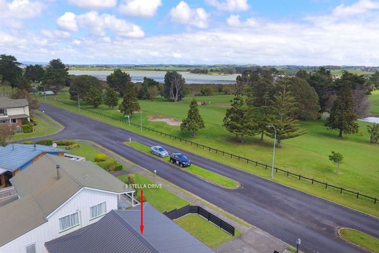 Photo of property in 3 Stella Drive, Clarks Beach, 2122