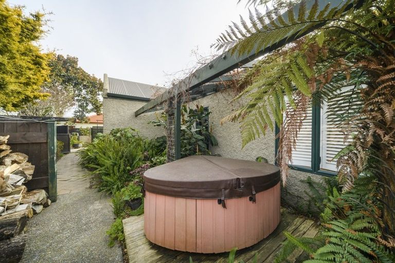 Photo of property in 1 Strachan Way, Highbury, Palmerston North, 4412