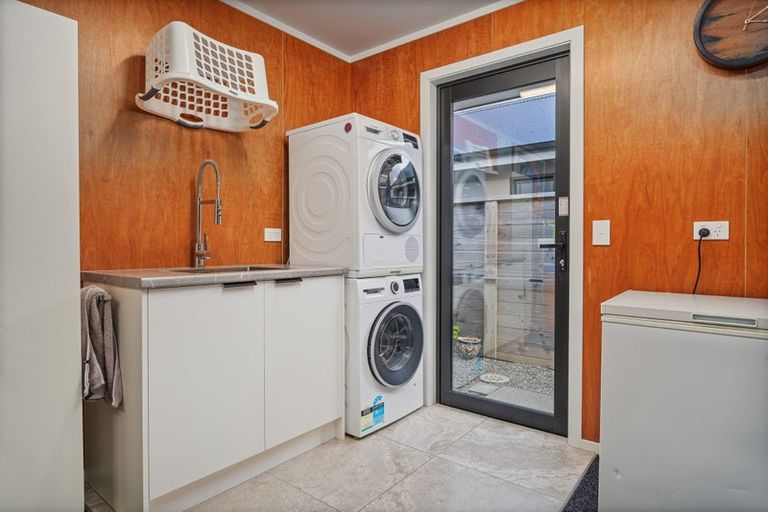 Photo of property in 20 Ngaroma Crescent, Whitianga, 3510