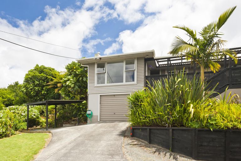 Photo of property in 2 Hilltop Avenue, Morningside, Whangarei, 0110