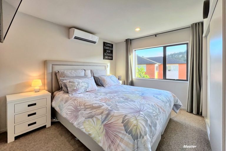 Photo of property in 42 Makamaka Lane, Albany Heights, Auckland, 0632