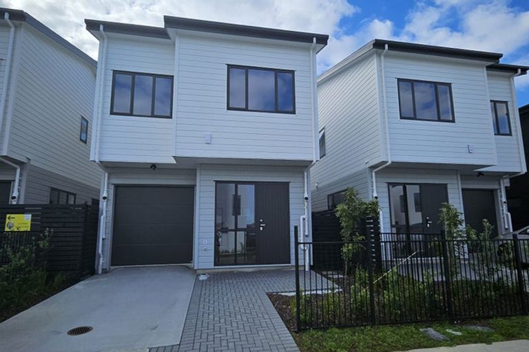 Photo of property in 15 Greenbrier Street, Westgate, 0814