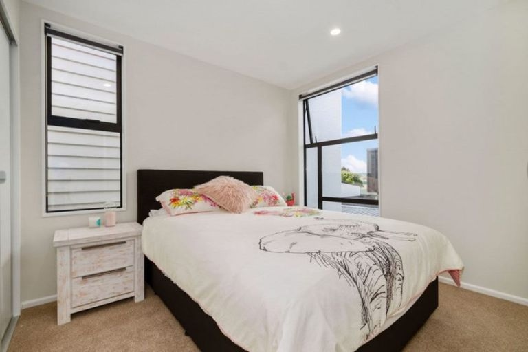 Photo of property in 17 Battalion Drive, Papakura, 2110