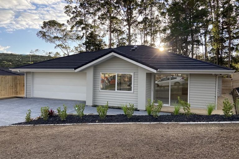 Photo of property in 5 Maraeariki Avenue, Orewa, 0931