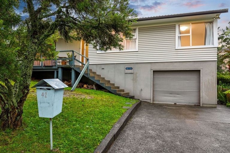 Photo of property in 42 Rehia Road, Massey, Auckland, 0614