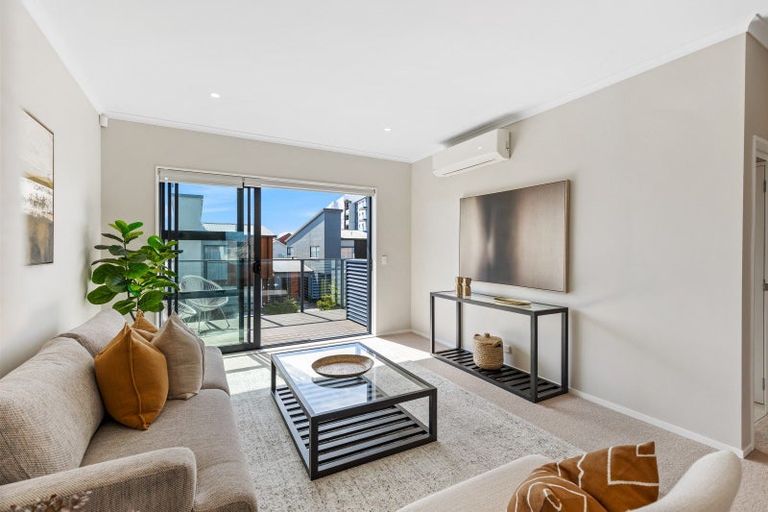 Photo of property in 11 Danga Lane, Hobsonville, Auckland, 0616