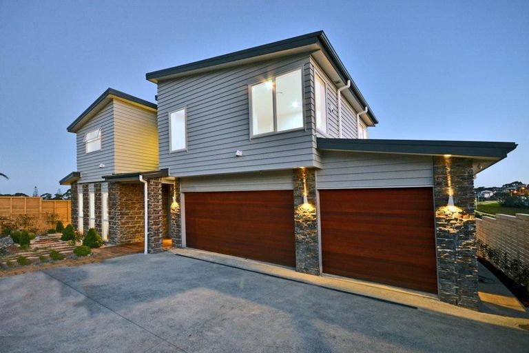 Photo of property in 11 Bearing Parade, Long Bay, Auckland, 0630