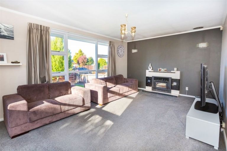 Photo of property in 5 Dunluce Place, Hornby, Christchurch, 8042