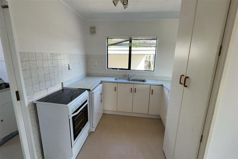 Photo of property in 1/107 Santiago Crescent, Unsworth Heights, Auckland, 0632