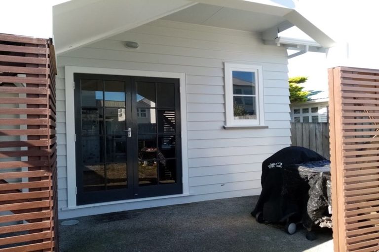 Photo of property in 39 Trent Street, Island Bay, Wellington, 6023