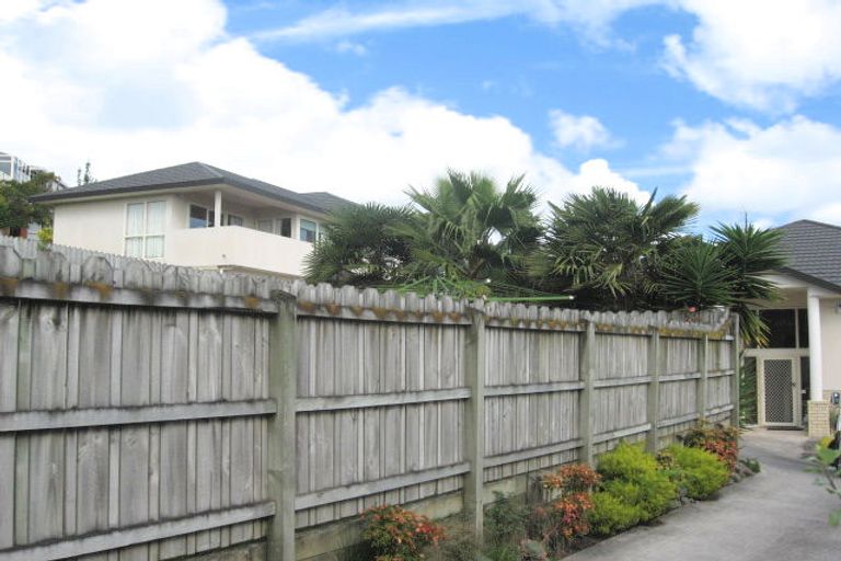 Photo of property in 9a Anure Place, Highland Park, Auckland, 2010