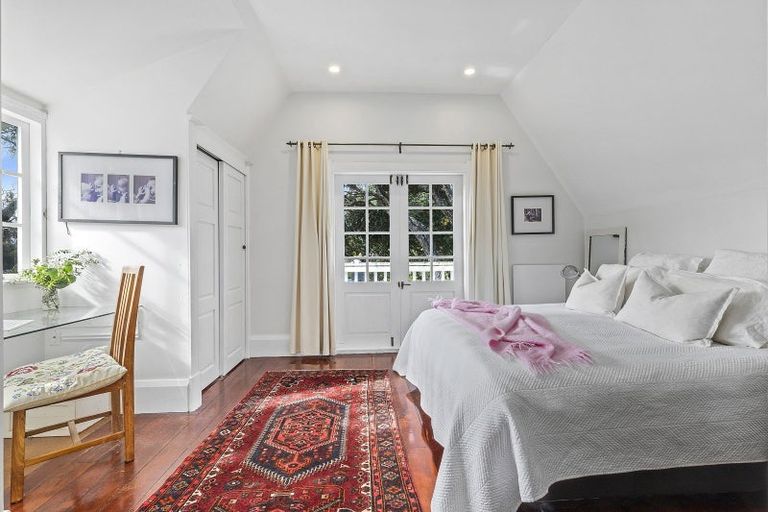 Photo of property in 40 Ngaio Road, Kelburn, Wellington, 6012