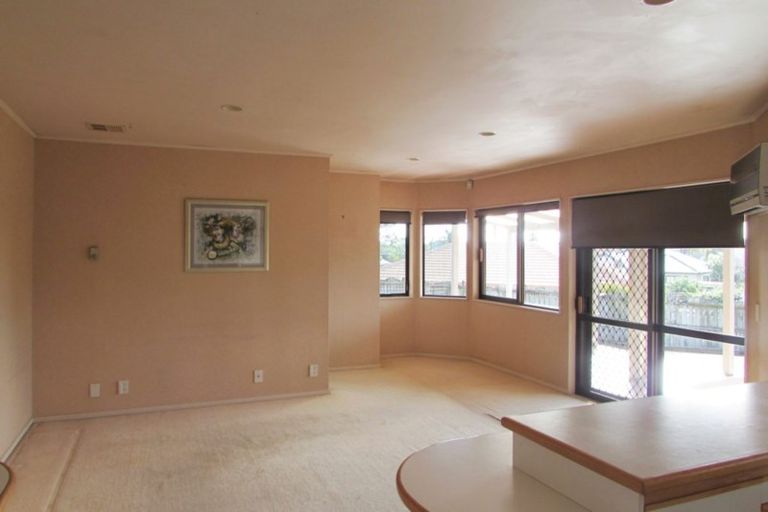 Photo of property in 6 Jim Rhind Place, Pahurehure, Papakura, 2113