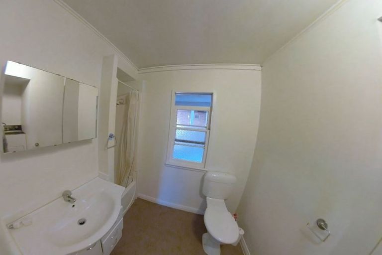 Photo of property in 35 Esmonde Road, Takapuna, Auckland, 0622