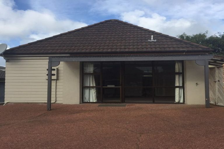 Photo of property in 5 Monet Grove, West Harbour, Auckland, 0618