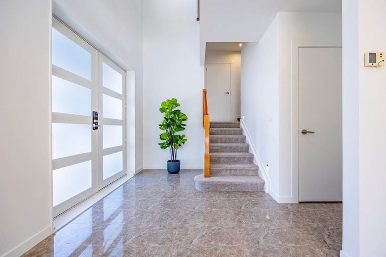 Photo of property in 6 Meadowvale Avenue, Forrest Hill, Auckland, 0620