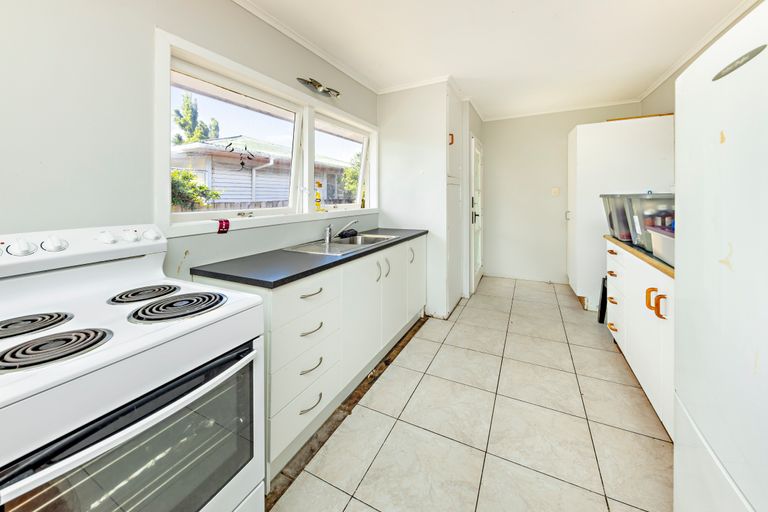 Photo of property in 26 Tiraumea Drive, Pakuranga, Auckland, 2010