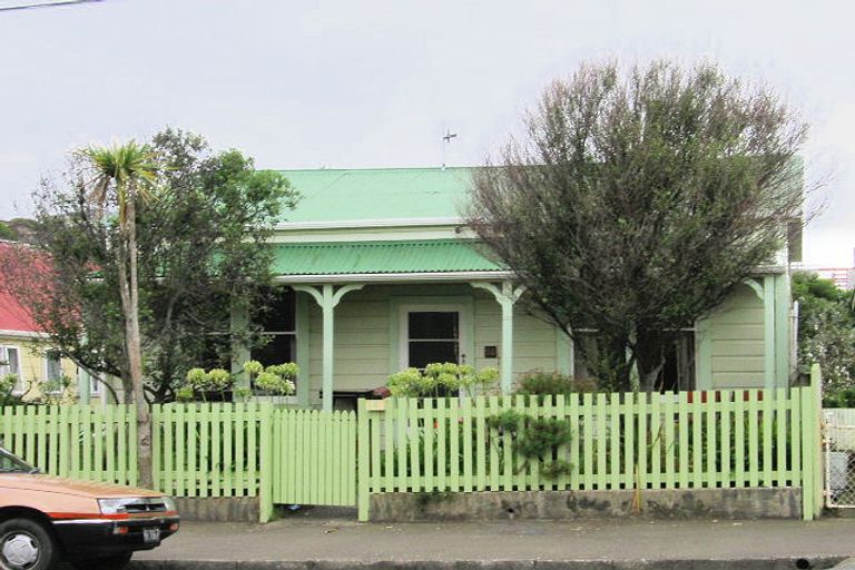 Photo of property in 14 Luxford Street, Berhampore, Wellington, 6023