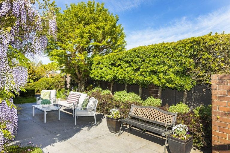 Photo of property in 23 Cherrywood Place, Redwood, Christchurch, 8051