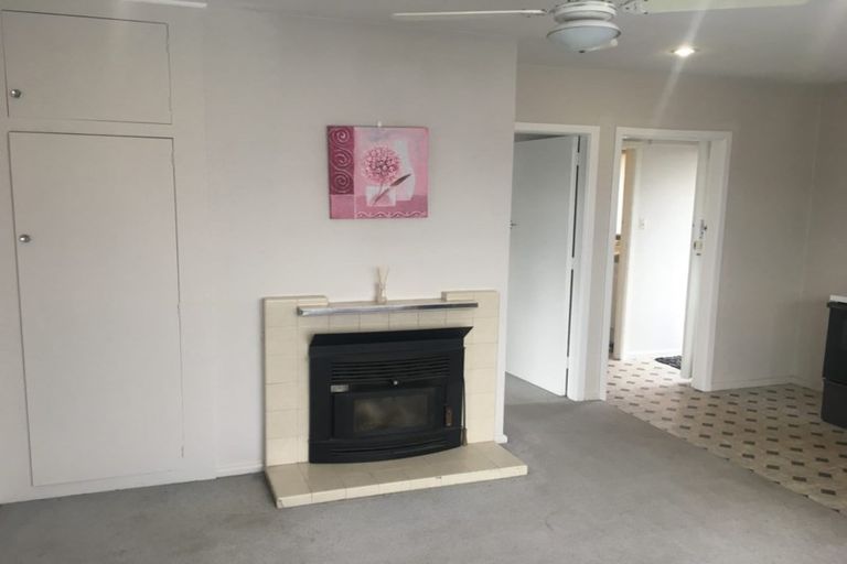 Photo of property in 4 Dunstan Crescent, Hornby, Christchurch, 8042