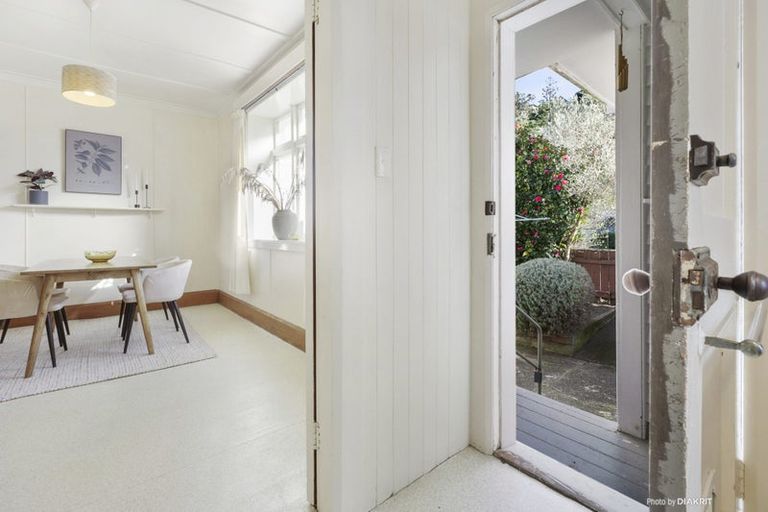 Photo of property in 354 The Parade, Island Bay, Wellington, 6023