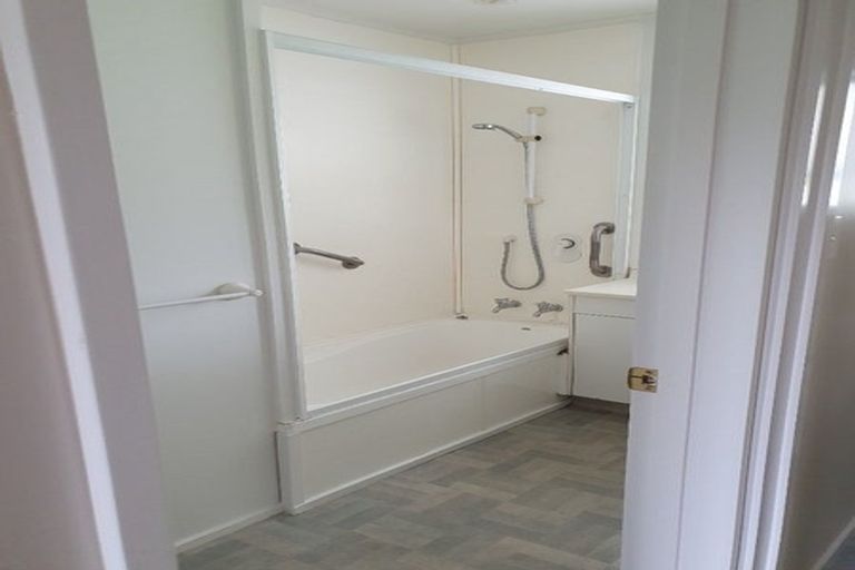 Photo of property in 80 Regent Street, Martinborough, 5711