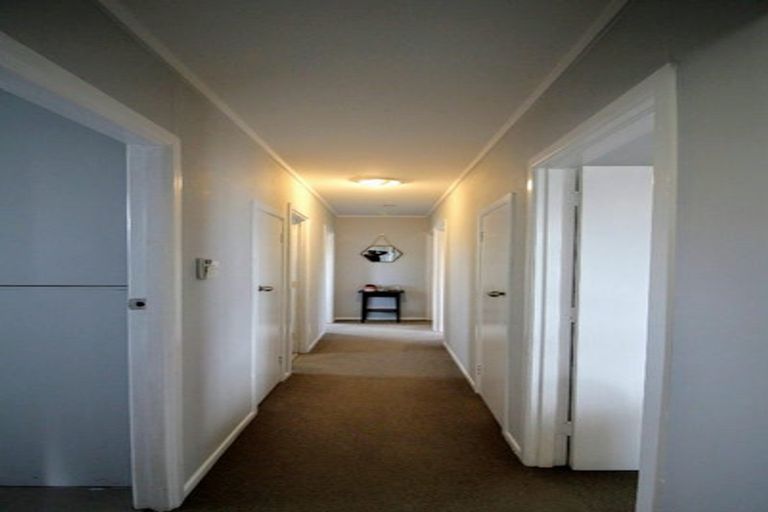 Photo of property in 1/38 Sunnyfield Crescent, Glenfield, Auckland, 0629