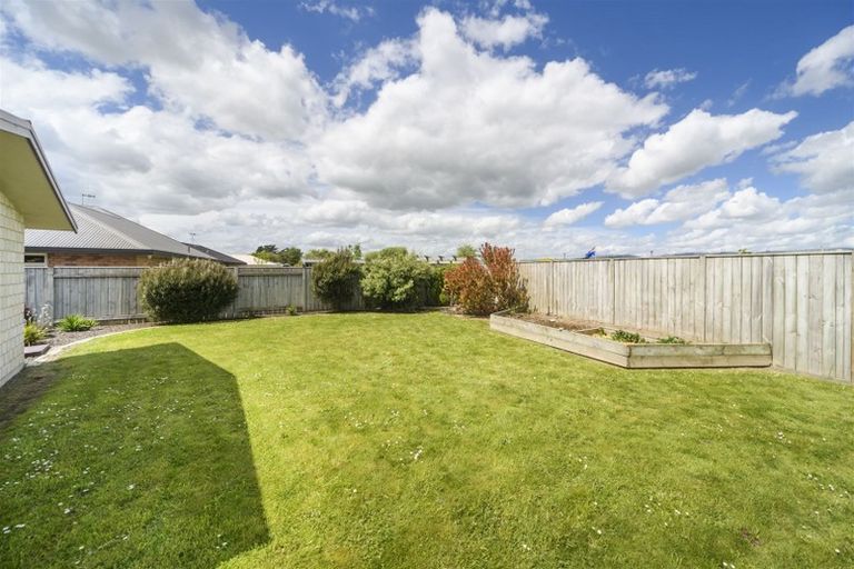 Photo of property in 40 Geneva Terrace, Kelvin Grove, Palmerston North, 4414