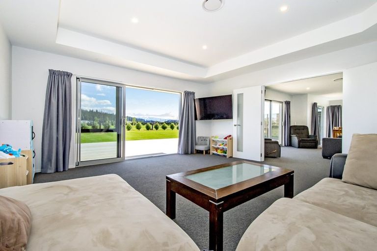 Photo of property in 25 Landsborough Drive, Darfield, 7571