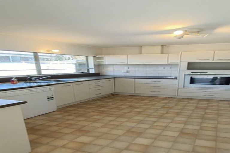 Photo of property in 27 Rushgreen Avenue, Pahurehure, Papakura, 2113