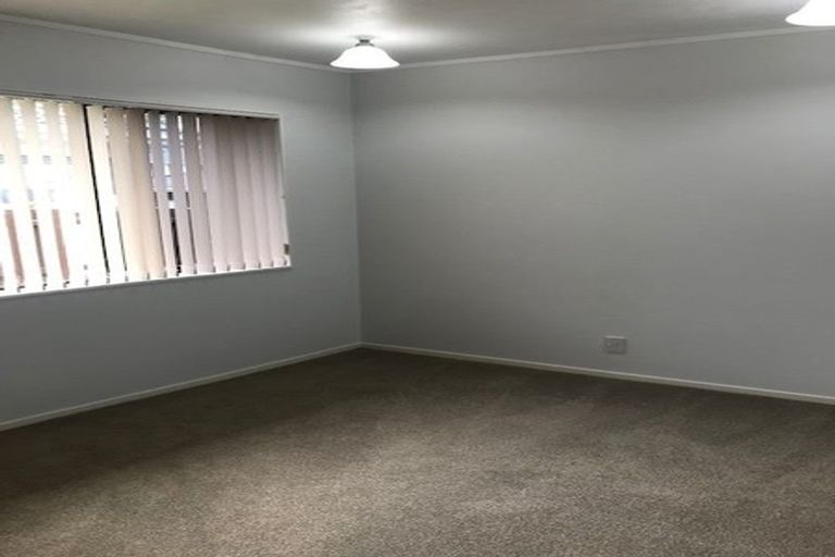 Photo of property in 2/27 Aberfeldy Avenue, Highland Park, Auckland, 2010