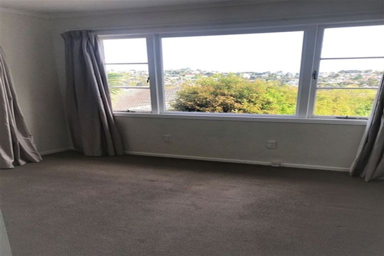 Photo of property in 76 Pupuke Road, Hillcrest, Auckland, 0627