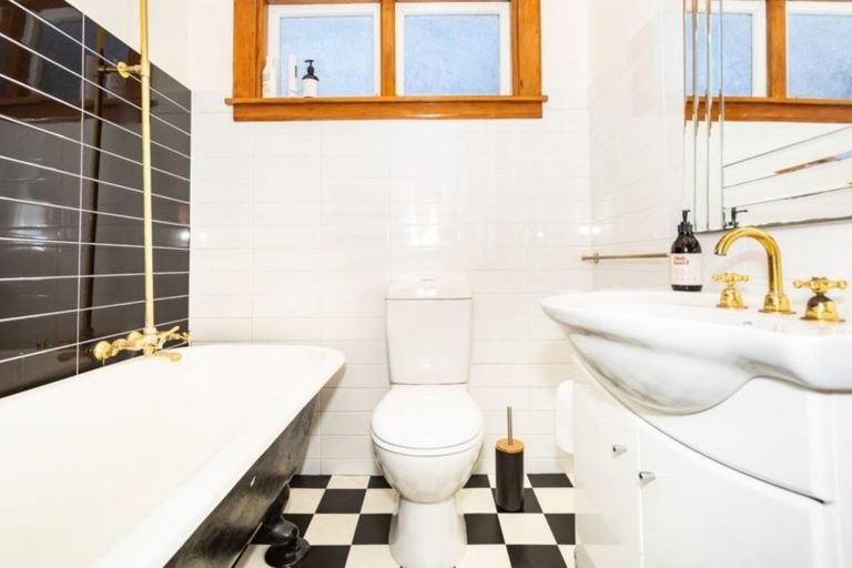 Photo of property in 25 Fisher Avenue, Beckenham, Christchurch, 8023