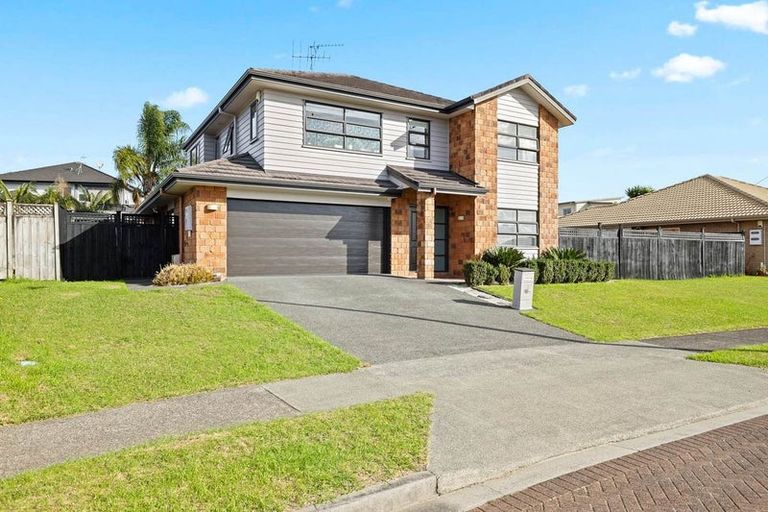 Photo of property in 21 Bellshill Close, Wattle Downs, Auckland, 2103