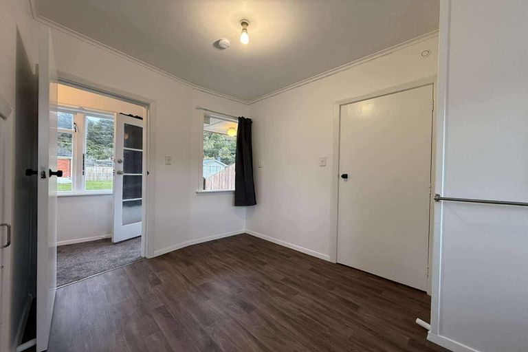 Photo of property in 9 Wainhouse Street, Stokes Valley, Lower Hutt, 5019