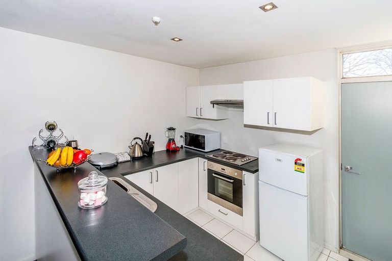 Photo of property in 13/14 Brougham Street, Addington, Christchurch, 8024