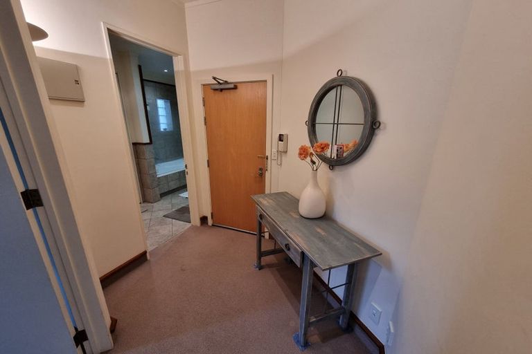 Photo of property in 5/37 Majoribanks Street, Mount Victoria, Wellington, 6011