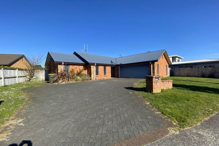 Photo of property in 110 Rototuna Road, Rototuna, Hamilton, 3210