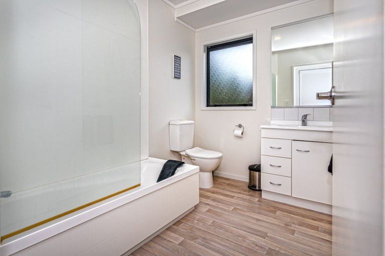 Photo of property in 146 Ocean Beach Road, Tairua, 3508