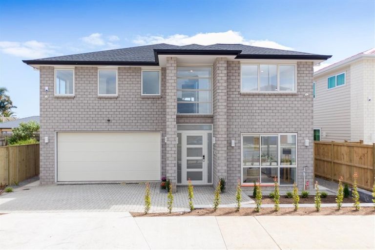 Photo of property in 70 Donegal Park Drive, Flat Bush, Auckland, 2019